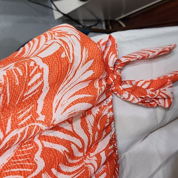 CeCe Orange Leaf Print Blouse Euc Sz. XL - Picture 6 of 9